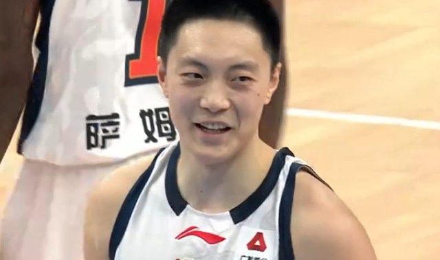 胡明轩做出1个重要的决定，球迷很开心！|广东队|广东男篮|山东男篮|青岛队|球票_新浪体育_新浪新闻